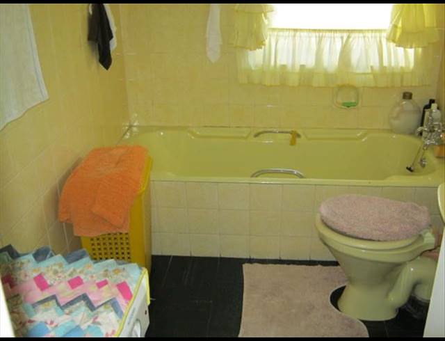 3 BEDROOM FREESTANDING FOR SALE IN RHODESFIELD